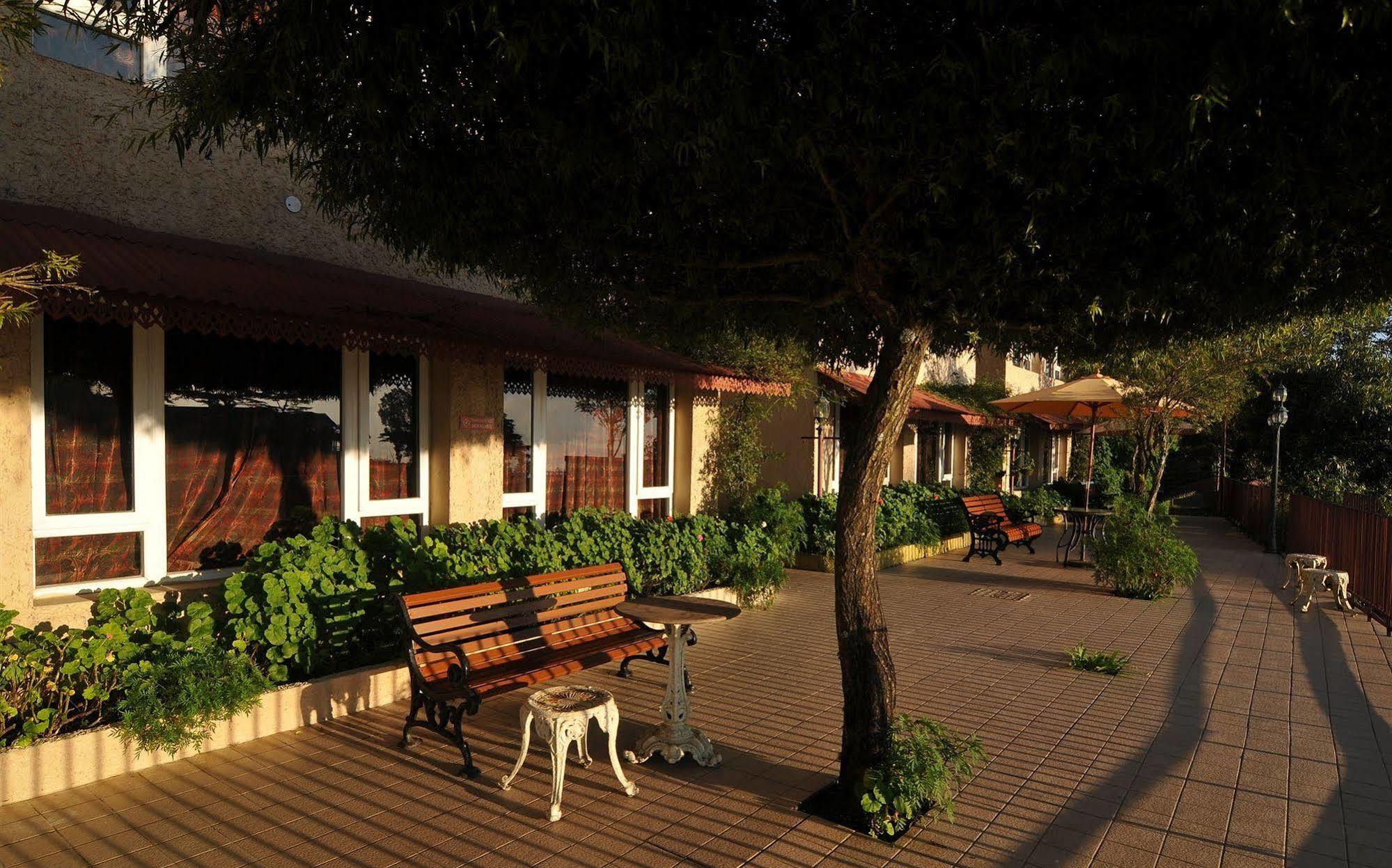 Club Mahindra Mussoorie Hotel Luaran gambar